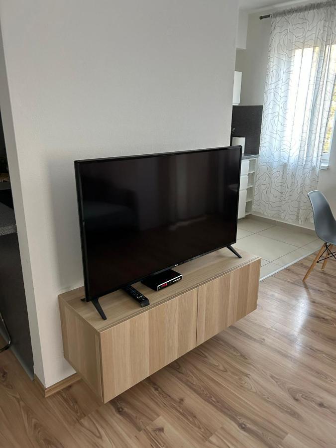 Apartman "Dunaj" Private Parking - Klimatizacia Šamorín エクステリア 写真